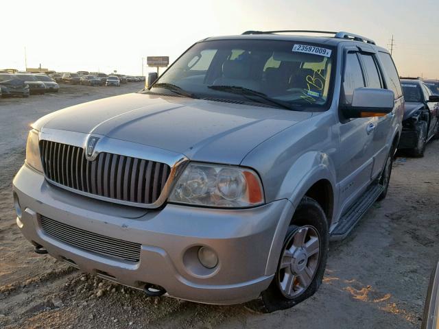 5LMFU27R53LJ04803 - 2003 LINCOLN NAVIGATOR 银色 照片 2