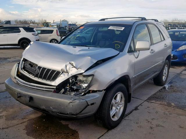 JTJHF10UX20273215 - 2002 LEXUS RX 300 SILVER photo 2