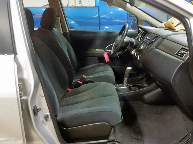 3N1BC1AP9BL380711 - 2011 NISSAN VERSA S SILVER photo 5