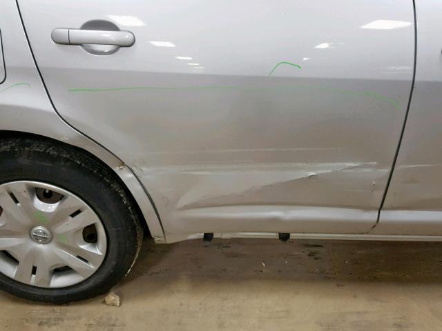 3N1BC1AP9BL380711 - 2011 NISSAN VERSA S SILVER photo 9