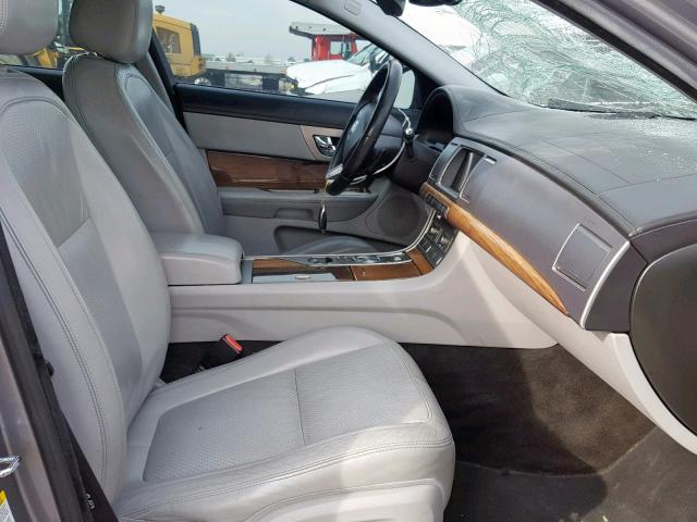 SAJWA06B59HR17094 - 2009 JAGUAR XF PREMIUM ვერცხლისფერი ფოტო 5