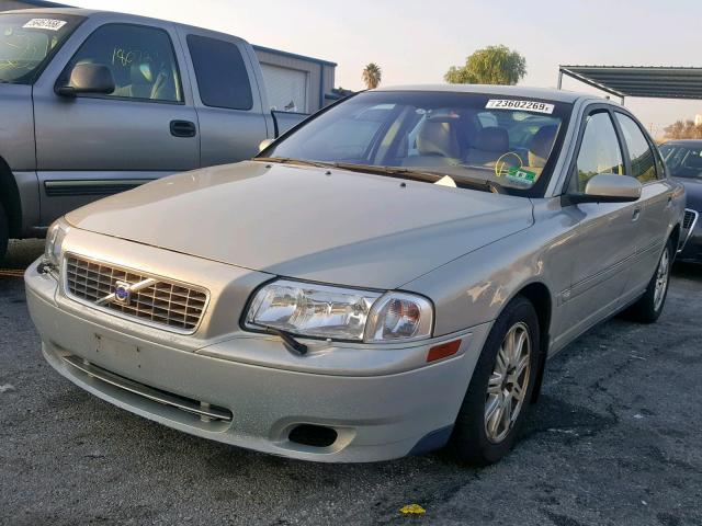 YV1TH59H441367506 - 2004 VOLVO S80 2.5T SILVER photo 2