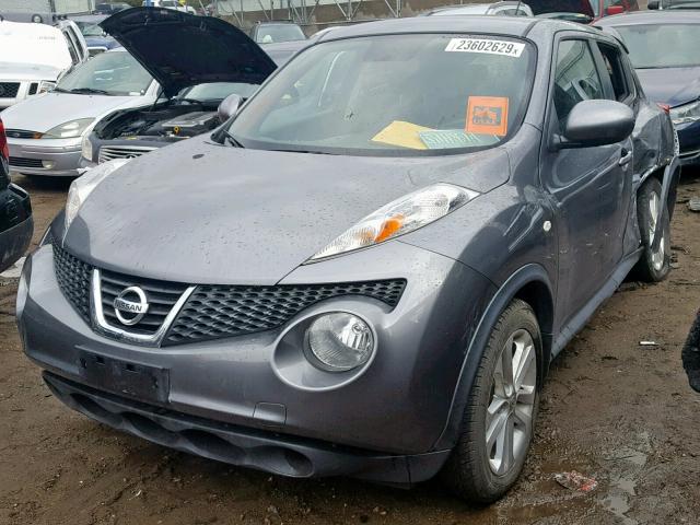 JN8AF5MRXET358855 - 2014 NISSAN JUKE S GRAY photo 2