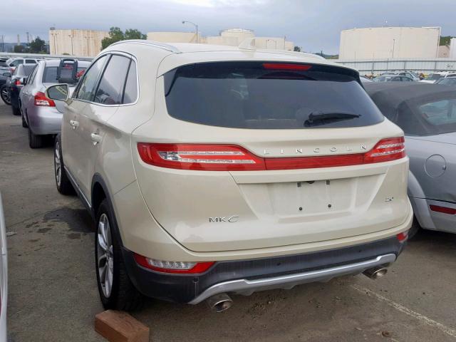 5LMCJ2C94JUL29271 - 2018 LINCOLN MKC SELECT BEIGE photo 3