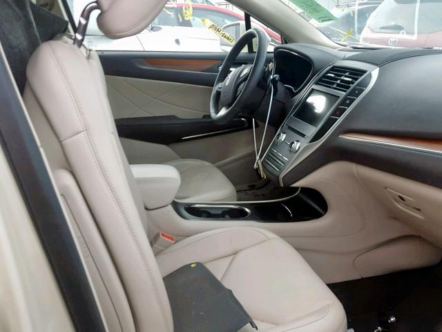 5LMCJ2C94JUL29271 - 2018 LINCOLN MKC SELECT BEIGE photo 5