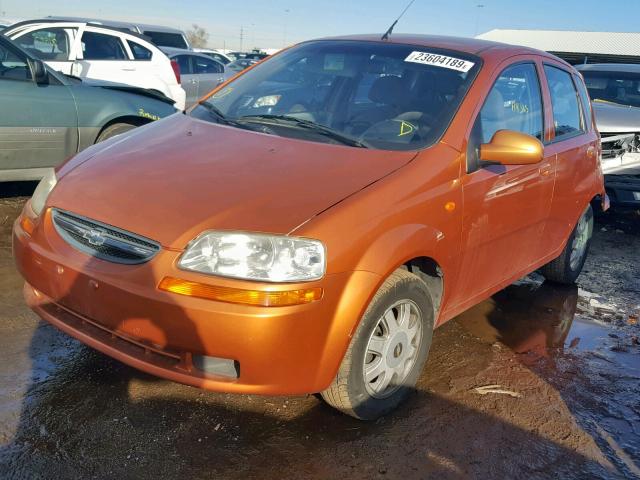 KL1TJ62644B269490 - 2004 CHEVROLET AVEO LS ORANGE photo 2