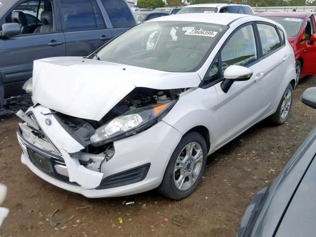 3FADP4EJ0FM158890 - 2015 FORD FIESTA SE WHITE photo 2