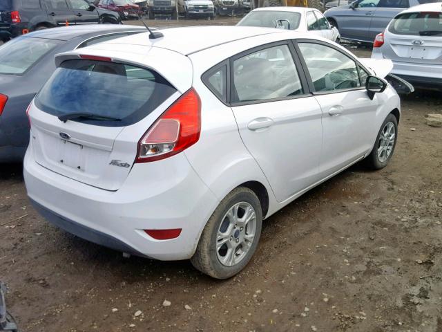 3FADP4EJ0FM158890 - 2015 FORD FIESTA SE WHITE photo 4