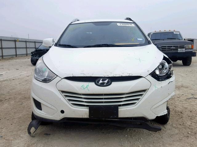 KM8JU3AC8AU072685 - 2010 HYUNDAI TUCSON GLS WHITE photo 9