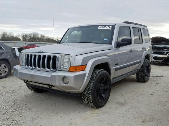 1J8HG48K58C149535 - 2008 JEEP COMMANDER SILVER photo 2