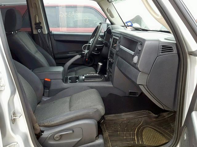1J8HG48K58C149535 - 2008 JEEP COMMANDER SILVER photo 5