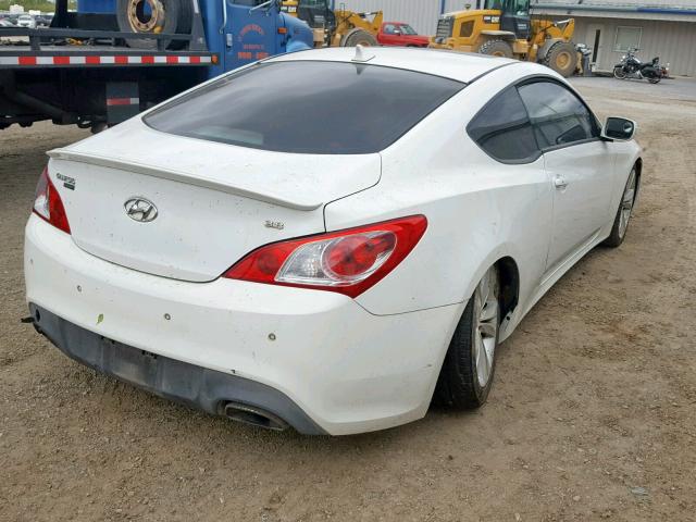 KMHHU6KH4BU063624 - 2011 HYUNDAI GENESIS CO WHITE photo 4