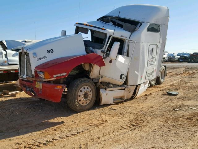 1XKADB9X97J171052 - 2007 KENWORTH CONSTRUCTI WHITE photo 2