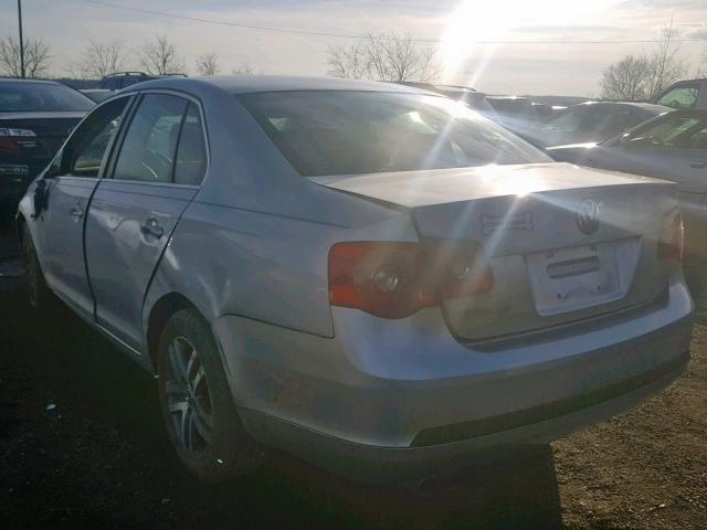 3VWRF71KX6M628424 - 2006 VOLKSWAGEN JETTA 2.5 SILVER photo 3