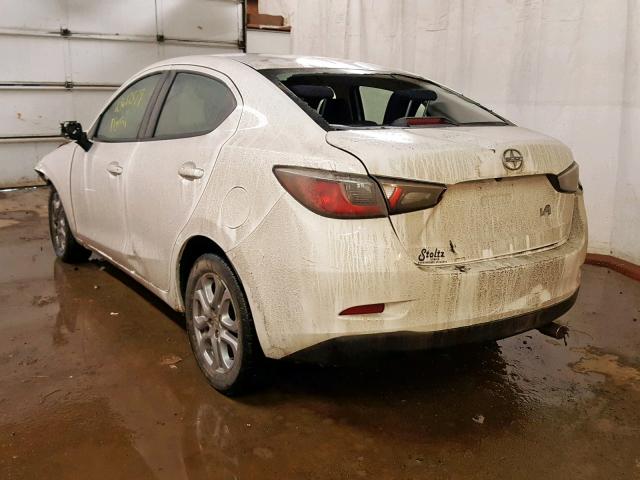 3MYDLBZV5GY103144 - 2016 TOYOTA SCION IA WHITE photo 3