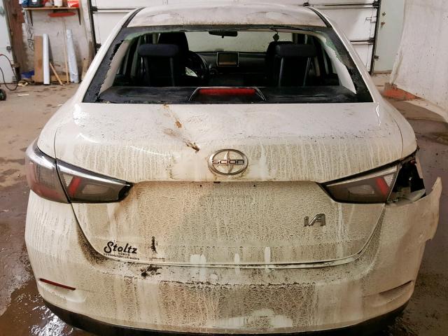 3MYDLBZV5GY103144 - 2016 TOYOTA SCION IA WHITE photo 9