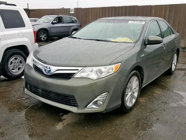 4T1BD1FK6DU081690 - 2013 TOYOTA CAMRY HYBR GRAY photo 2