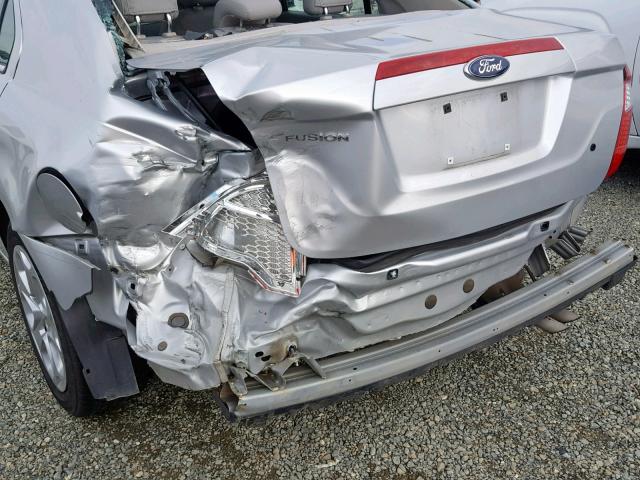 3FAHP0GA4CR259940 - 2012 FORD FUSION S SILVER photo 9