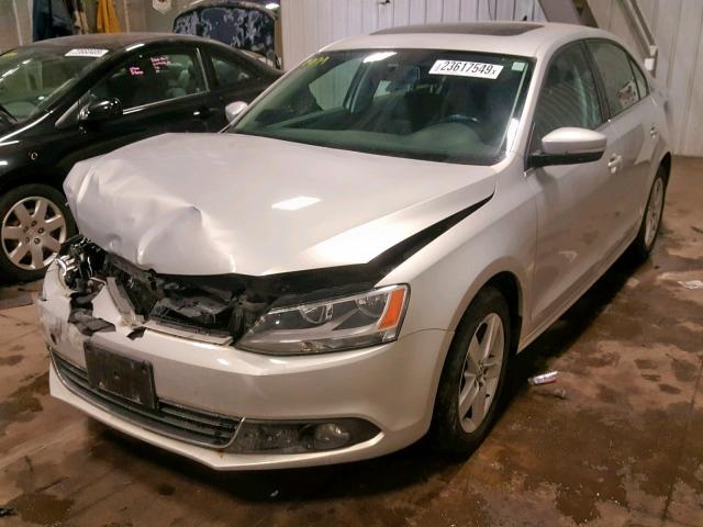 3VWLL7AJ3CM009102 - 2012 VOLKSWAGEN JETTA TDI SILVER photo 2