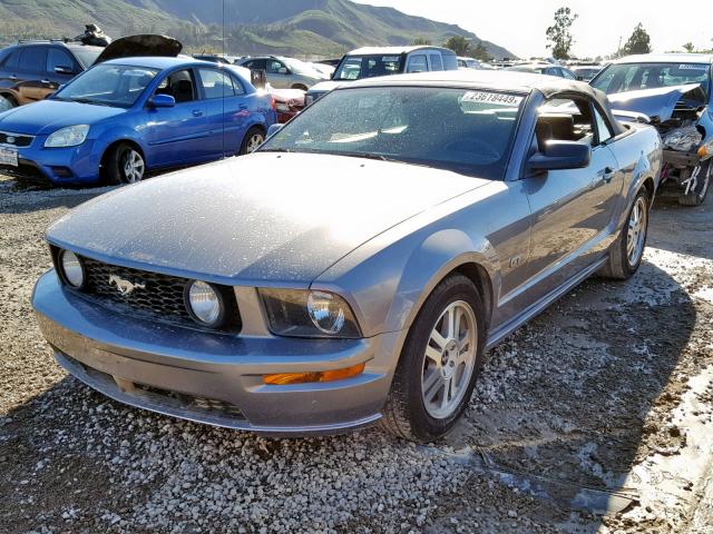 1ZVHT85H065199440 - 2006 FORD MUSTANG GT GRAY photo 2