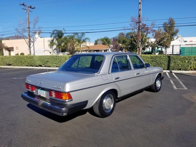 00012313012112029 - 1979 MERCEDES-BENZ 300D SILVER photo 4