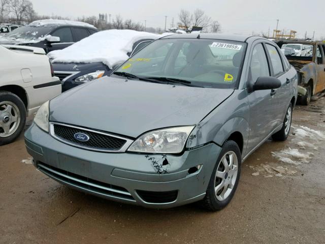 1FAFP34N65W294303 - 2005 FORD FOCUS ZX4 BLUE photo 2