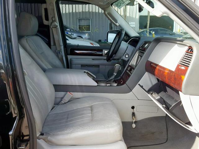 5LMFU28R94LJ15660 - 2004 LINCOLN NAVIGATOR Schwarz Foto 5