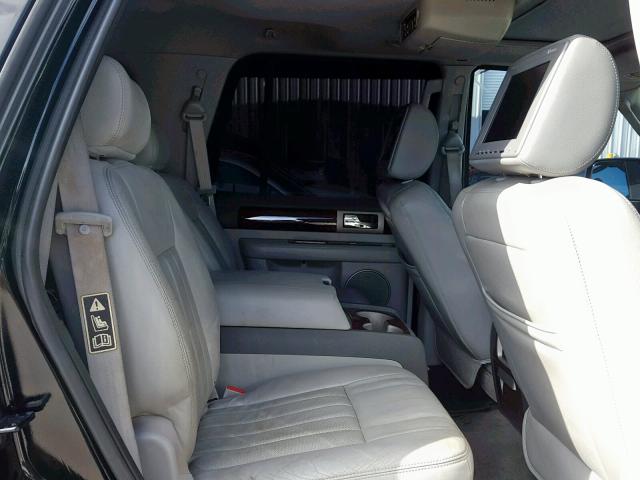 5LMFU28R94LJ15660 - 2004 LINCOLN NAVIGATOR Schwarz Foto 6