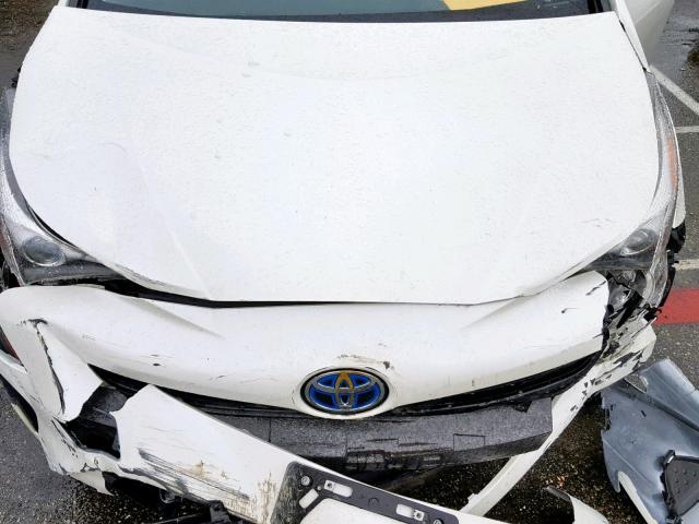 JTDKBRFU2H3546147 - 2017 TOYOTA PRIUS WHITE photo 7