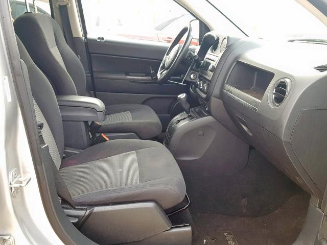 1J4NT1FA9BD260843 - 2011 JEEP COMPASS SP 银色 照片 5