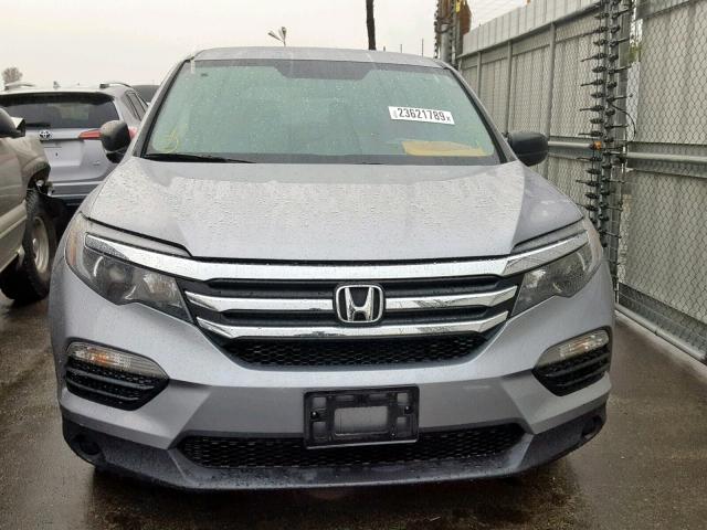 5FNYF5H17GB040552 - 2016 HONDA PILOT LX SILVER photo 9