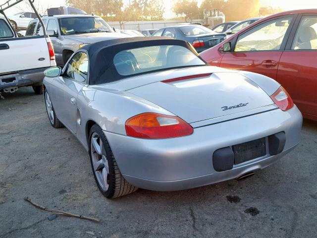 WP0CA2981YU625400 - 2000 PORSCHE BOXSTER SILVER photo 3