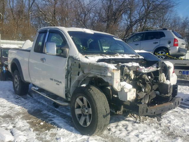 1N6AA06AX5N555725 - 2005 NISSAN TITAN XE WHITE photo 1