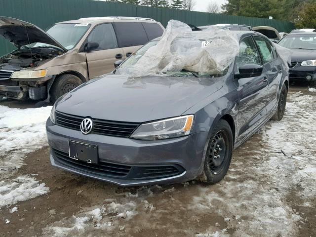 3VW2K7AJ3EM304606 - 2014 VOLKSWAGEN JETTA BASE GRAY photo 2