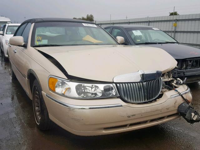 1LNHM83W91Y680288 - 2001 LINCOLN TOWN CAR C CREAM photo 1