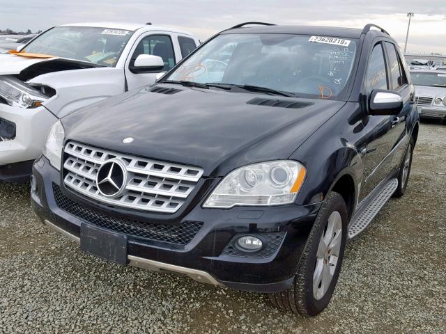 4JGBB25E99A492629 - 2009 MERCEDES-BENZ ML BLACK photo 2