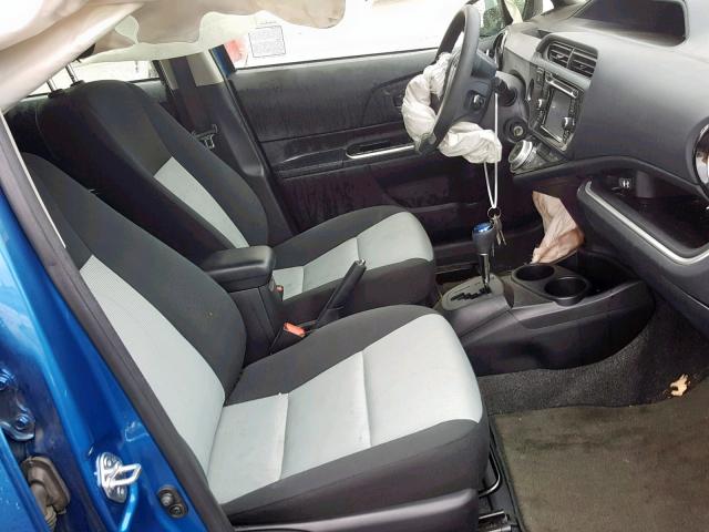 JTDKDTB3XF1587249 - 2015 TOYOTA PRIUS C 蓝色 照片 5