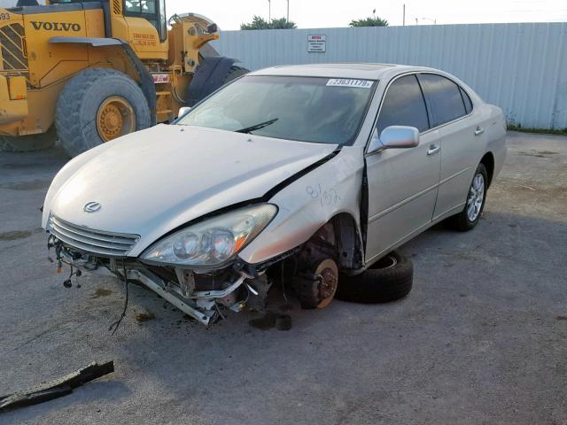 JTHBF30G025021621 - 2002 LEXUS ES 300 SILVER photo 2