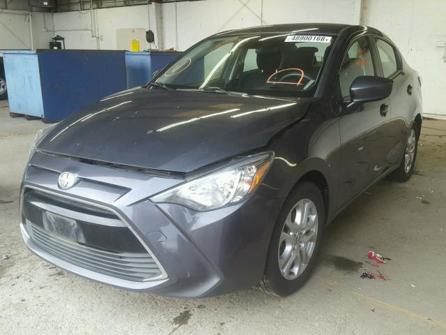 3MYDLBZV0GY102984 - 2016 TOYOTA SCION IA GRAY photo 2