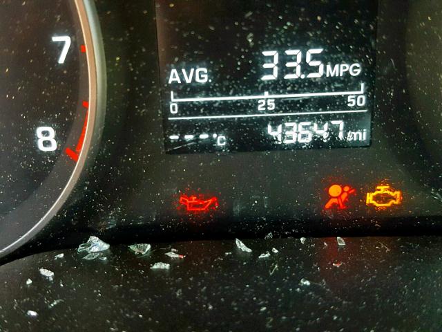 5NPD74LF7HH151999 - 2017 HYUNDAI ELANTRA SE SILVER photo 8