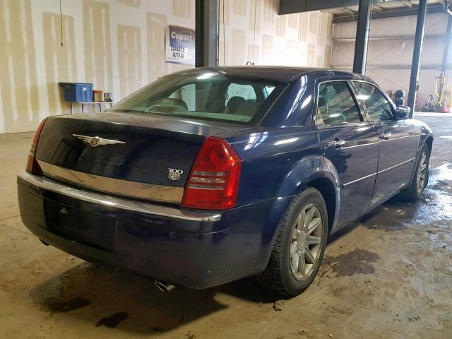 2C3JA63H95H620598 - 2005 CHRYSLER 300C BLUE photo 4