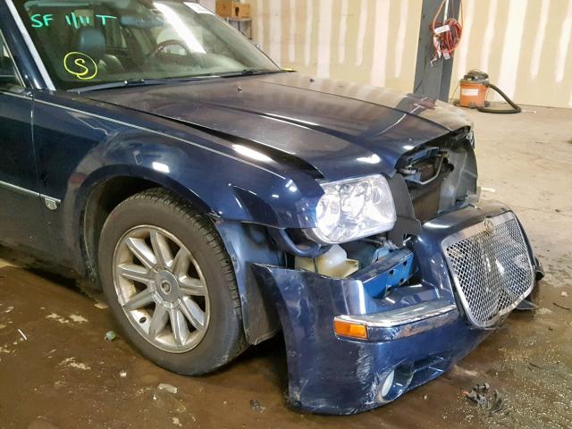 2C3JA63H95H620598 - 2005 CHRYSLER 300C BLUE photo 9