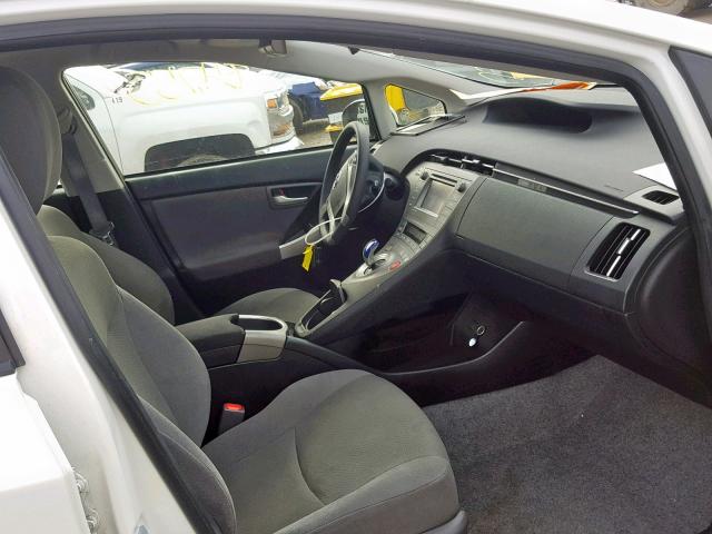 JTDKN3DU9E1744609 - 2014 TOYOTA PRIUS WHITE photo 5