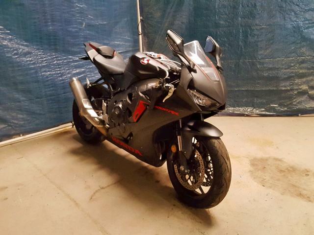 JH2SC7752HK000471 - 2017 HONDA CBR1000 RA GRAY photo 1