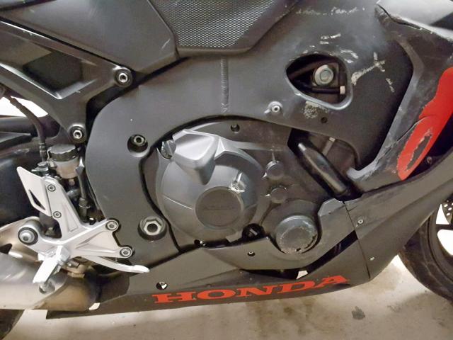 JH2SC7752HK000471 - 2017 HONDA CBR1000 RA GRAY photo 7