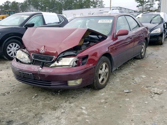 JT8BF28G4W5016975 - 1998 LEXUS ES 300 BURGUNDY photo 2