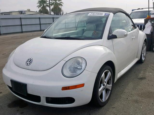 3VWFG31Y27M410637 - 2007 VOLKSWAGEN NEW BEETLE Weiß Foto 2