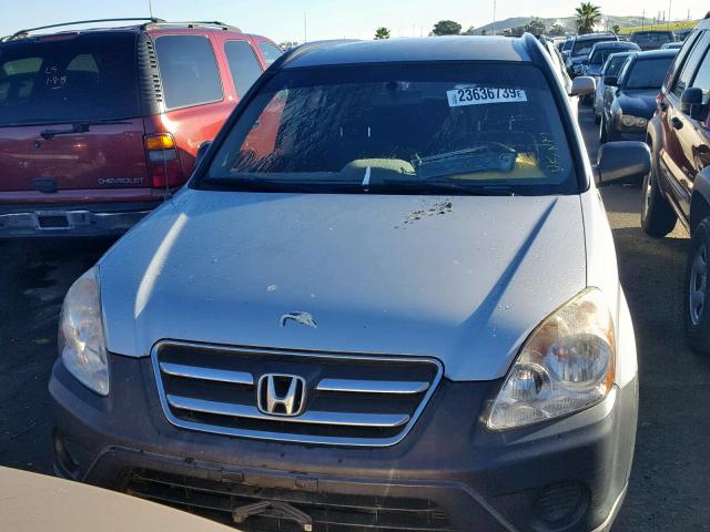 JHLRD68535C004387 - 2005 HONDA CR-V LX SILVER photo 9