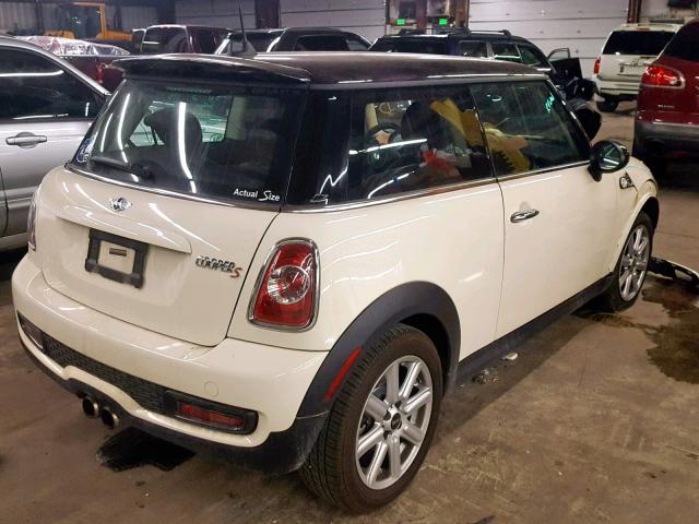 WMWSV3C5XCT386283 - 2012 MINI COOPER S WHITE photo 4