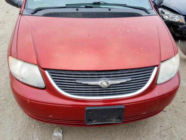 2C4GP44R64R560658 - 2004 CHRYSLER TOWN & COU RED photo 9